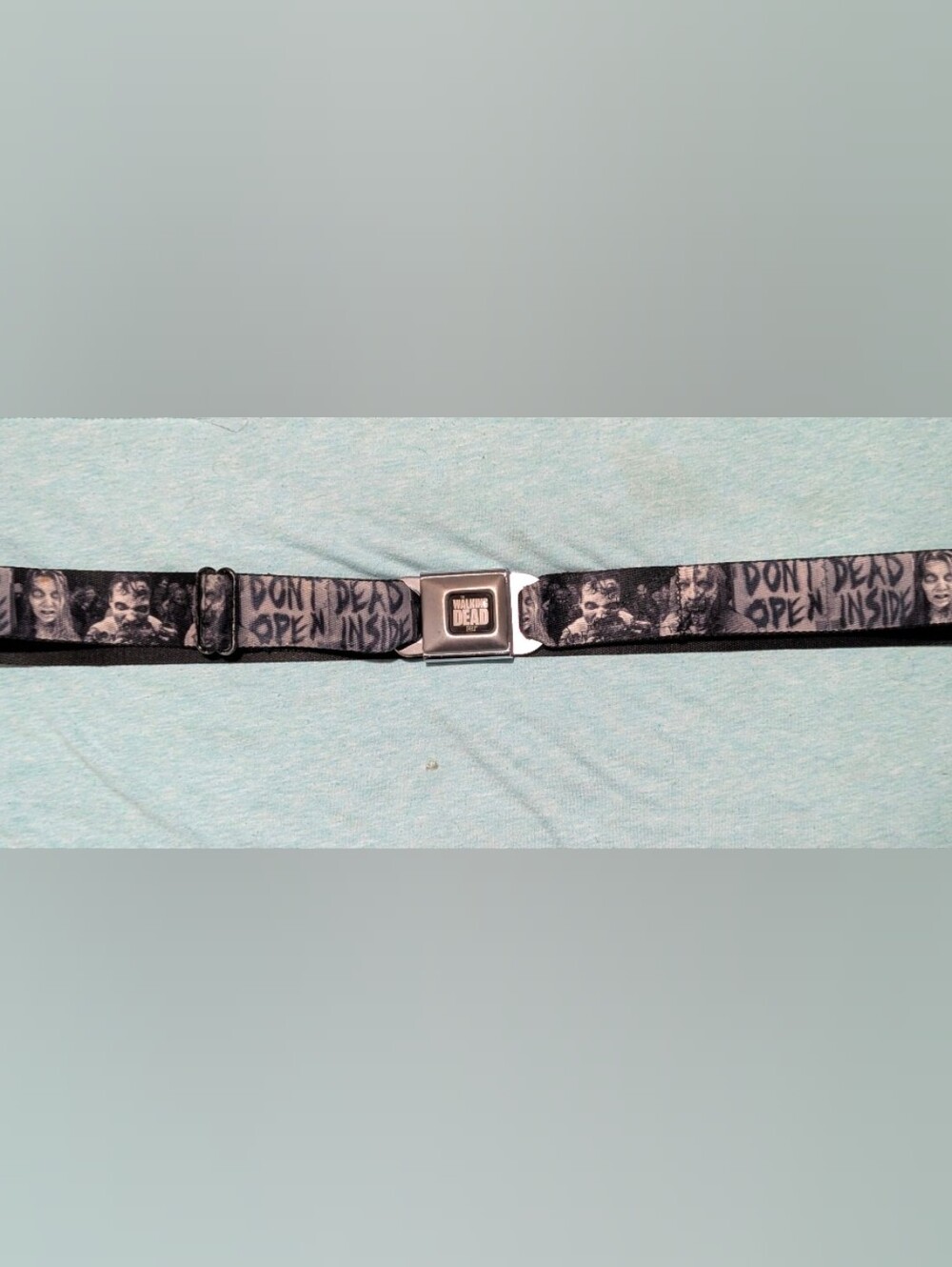 Vintage 2014 The Walking Dead "Don't Dead Open Inside" Buckle-Down Seatbelt Belt